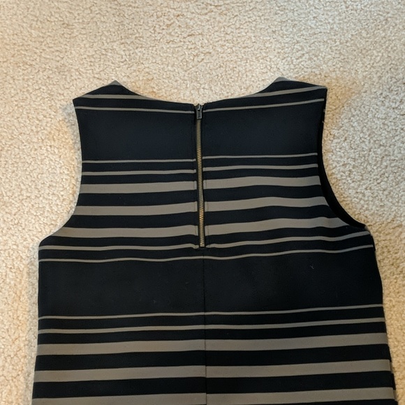 Banana Republic black and brown striped tank top - Picture 3 of 4